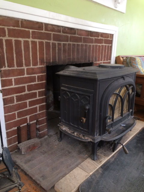 Photo of the wood stove 